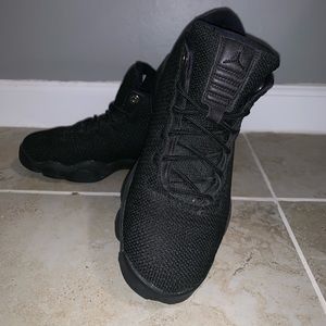 Jordan Horizon Lo Black size 5.5Y